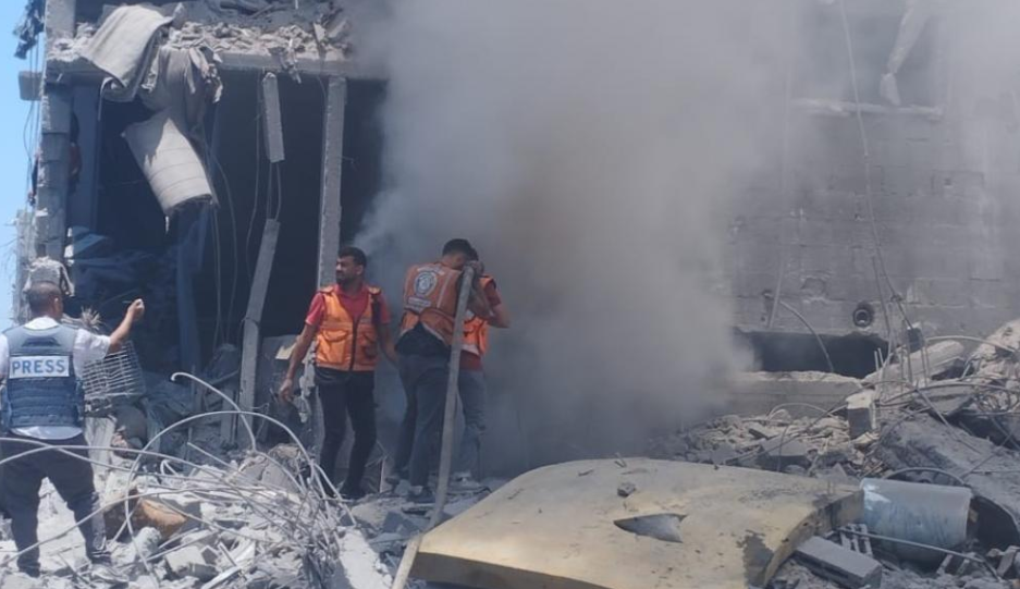 "الأورومتوسطي": الاحتلال يصعّد استهداف المدنيين والبنى التحتية وفرق البلدية في قطاع غزة