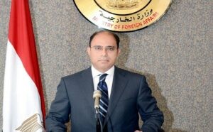 الخارجية المصرية تنفي وجود تنسيق مع واشنطن بشأن تسجيل قوائم للراغبين بالخروج من قطاع غزة