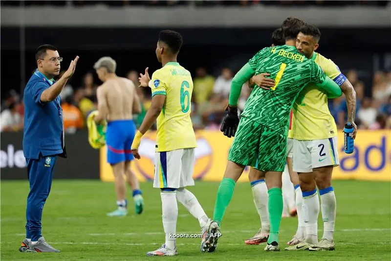 بالصور : فينيسيوس يتوهج ويقود البرازيل لاكتساح باراجواي