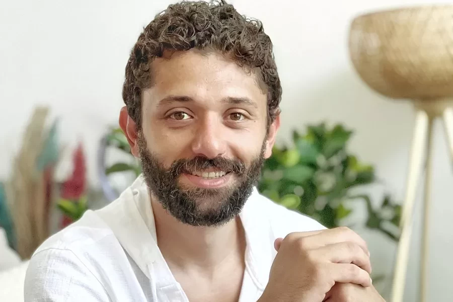 احتفالاً بيوم ميلاد والدته: كريم محمود عبدالعزيز ينشر صورة لوالديه