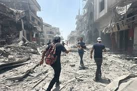 جثث 60 شهيدا بالأزقة وإحراق منازل بعد انسحاب الاحتلال من تل الهوى والصناعة بغزة