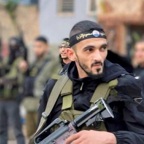 بعد محاصرته من الأجهزة الامنية .. أهالي طولكرم يتمكنون من اخراج أبو شجاع من المستشفى الحكومي