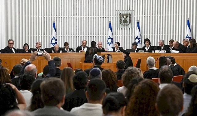 العليا الإسرائيلية تنظر بالتماس قدمته السلطة الفلسطينية ضد "قانون التعويضات"