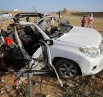 شهيدان ومصابون إثر قصف إسرائيلى استهدف سيارة بدير البلح وسط قطاع غزة