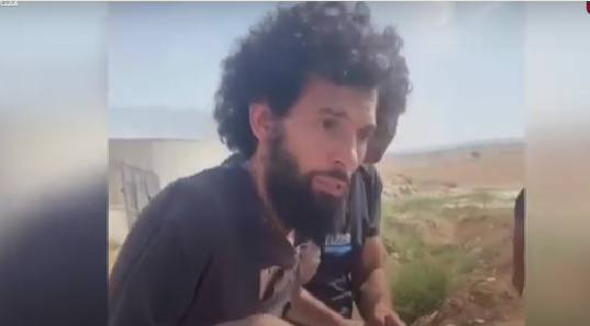 الأجساد النحيلة والوجوه المرهقة.. تكشف حجم عذابات الأسرى خلف المعتقلات