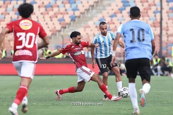 بالصور: قطار الأهلي يدهس الداخلية