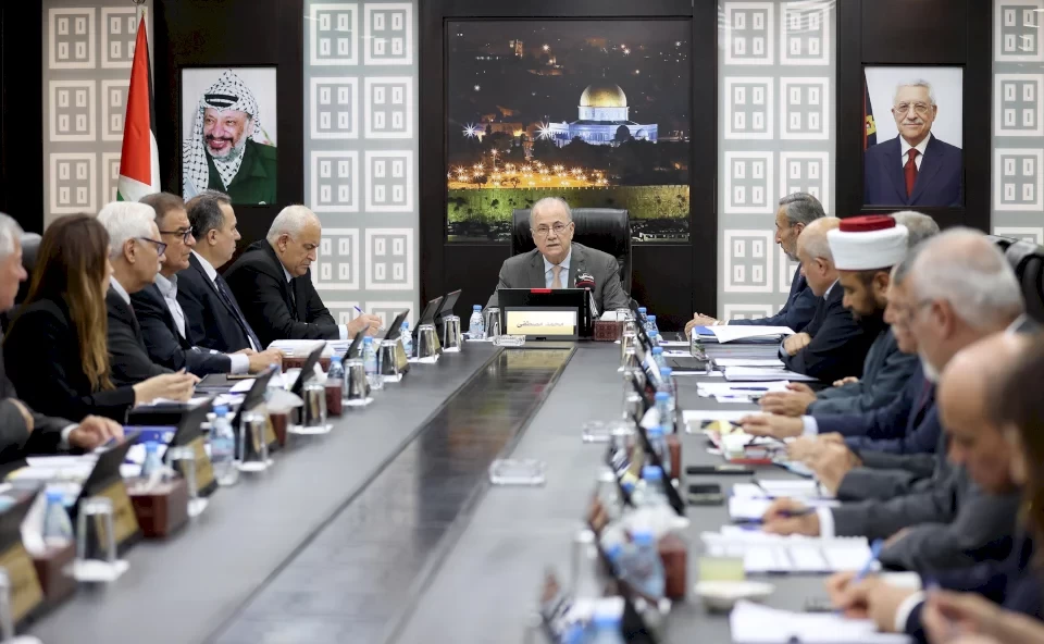 رئيس الوزراء: جاري العمل على إدخال 50 ألف لتر وقود لغزة الأسبوع القادم