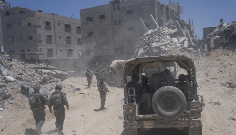 مراسل وول ستريت جورنال: رفح تحوّلت إلى أنقاض والأحياء المجاورة باتت خالية من السكّان