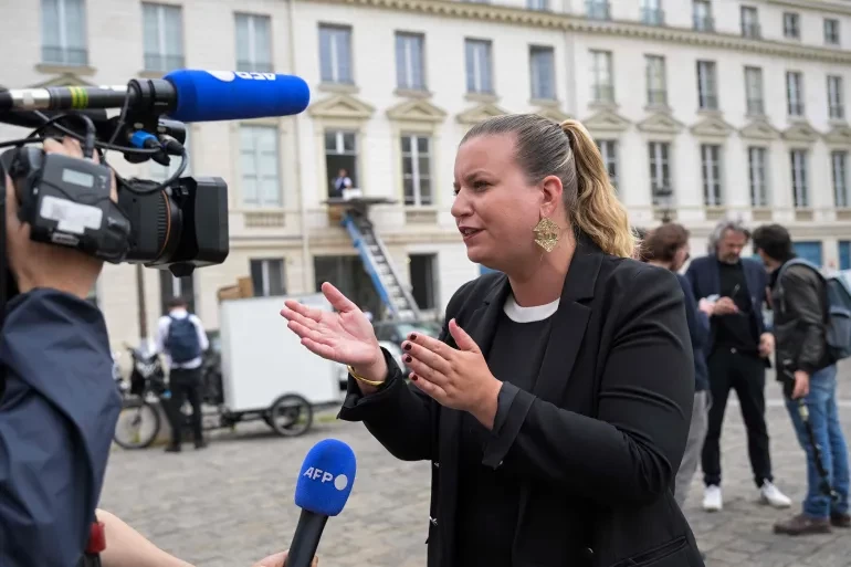 رئيسة الكتلة النيابية لحزب فرنسا الأبية: سنعترف بدولة فلسطين في غضون أسبوعين