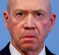 غالانت يطالب بالتحقيق في منع بن غفير الشرطة من التحرك ضد مقتحمي المعسكر