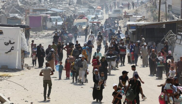 الاحتلال يطلب من سكان البريج والشهداء بغزة الإخلاء فورًا