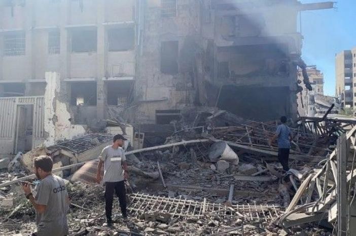 الاحتلال يرتكب مجازر إضافية في دير البلح وخان يونس