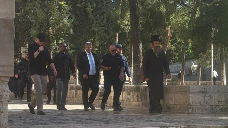 "بن غفير" يقتحم المسجد الأقصى المبارك