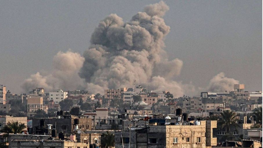 20 شهيدا في قصف اسرائيلي على بوابة مدرسة تاوي نازحين في عبسان