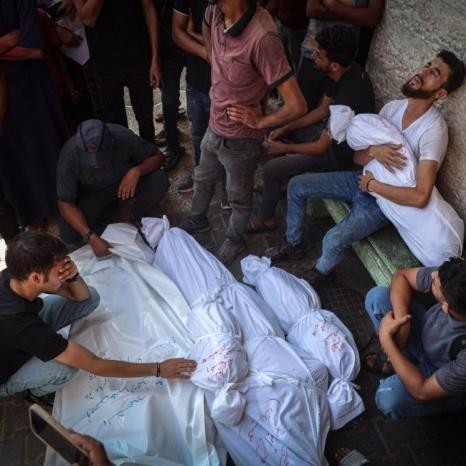 عشرات الشهداء والمصابين في تصعيد الاحتلال هجماته على غزة