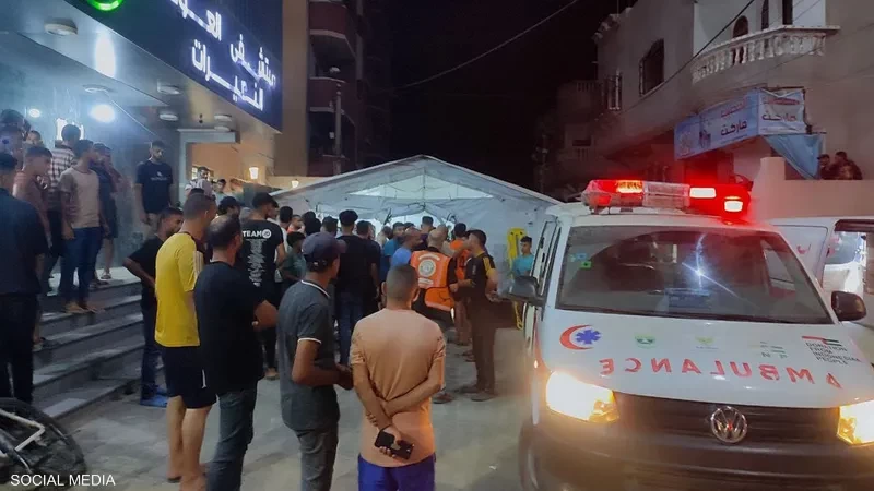 15 جريحا  جراء غارة إسرائيلية على مدرسة في النصيرات وسط قطاع غزة.