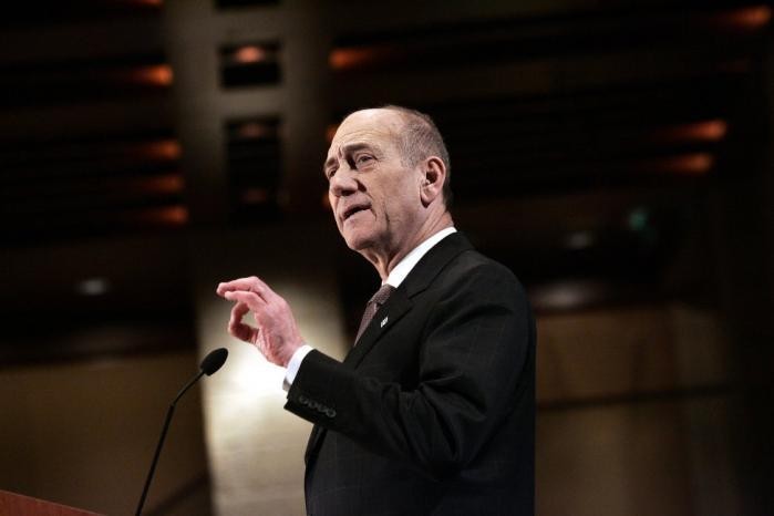 "أولمرت" يدعو لاستقالة الحكومة بعد 9 أشهر من صمود المقاومة في غزة