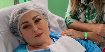 أول ظهور لنهال عنبر بعد خضوعها لعملية جراحية بالكتف