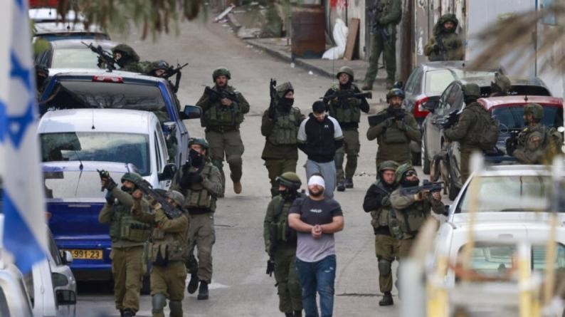الاحتلال يشن حملة اعتقالات واسعة على محافظات الضفة