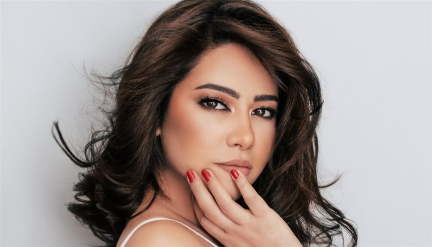 شيرين عبد الوهاب تطرح بوستر ألبومها.. هل استخدمت الذكاء الاصطناعي؟