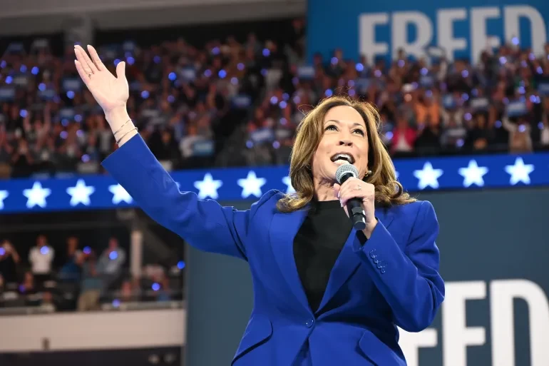 الحزب الديمقراطي يعتمد هاريس مرشحته لانتخابات الرئاسة