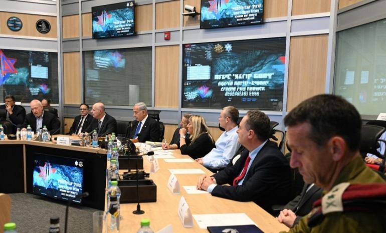 الاحتلال يرسل قادة أجهزته الاستخبارية لاجتماع الدوحة