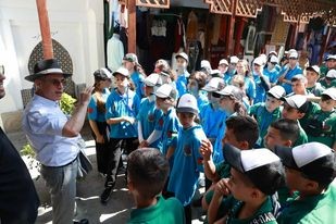 أطفال القدس يزورون تطوان ويتجولون بين دروبها العتيقة