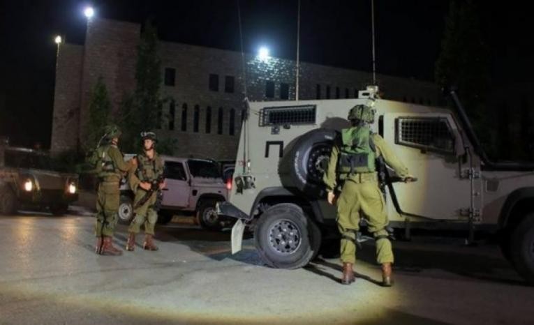 الاحتلال يعتقل ثلاثة مواطنين من برقة شمال غرب نابلس