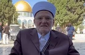 قرار بمنع الشيخ عكرمة صبري من دخول "الأقصى" لستة أشهر