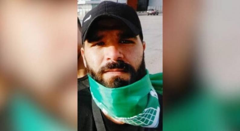 جراء غارة إسرائيلية استهدفت سيارته