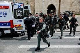 اعتقال 10 من عائلة منفذ عملية الطعن في باب العامود