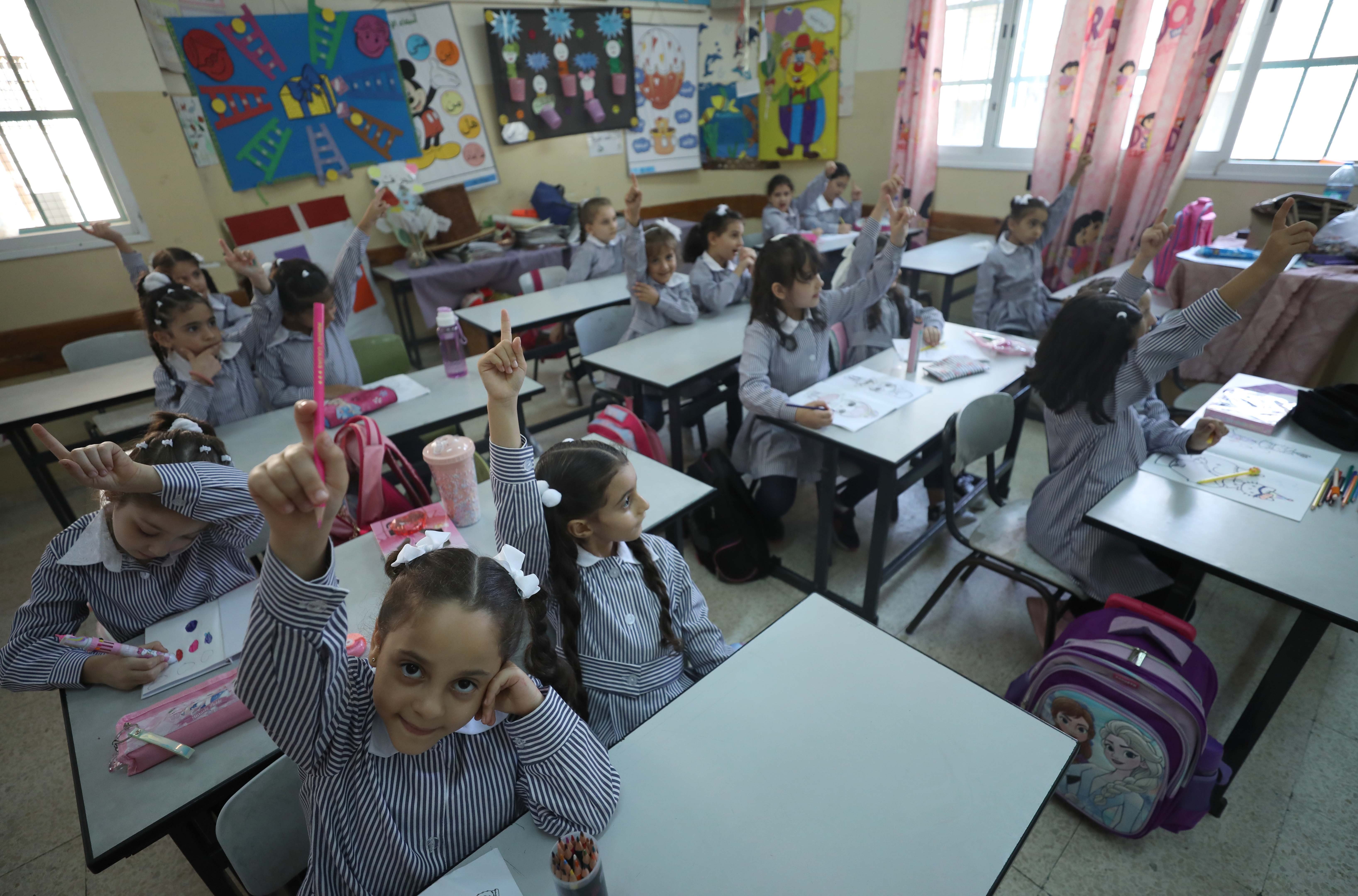 الإحصاء: انخفاض معدل الأمية في فلسطين بنسبة 85% خلال العقدين الماضيين