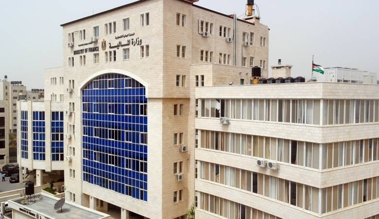 المالية: صرف رواتب الموظفين يوم غد الخميس بنسبة 70%