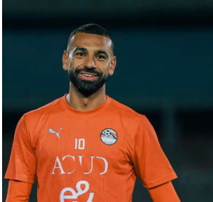 صلاح ينضم إلى منتخب مصر.. وتصاعد أزمة عبد المنعم