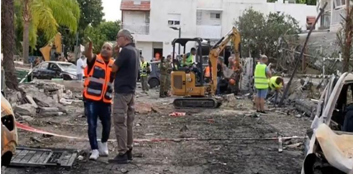 حزب الله يدك مطار مجيدو العسكري غرب ‏العفولة وقاعدتي "رامات دافيد" "وعاموس" ومصنعاً للمواد المتفجرة