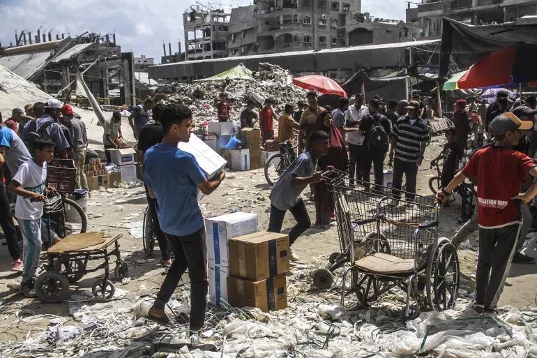 طوفان الأقصى في اليوم 351.. حرب الابادة مستمرة والاحتلال يكثف غاراته على القطاع والشهداء اكثر من 40 الفا