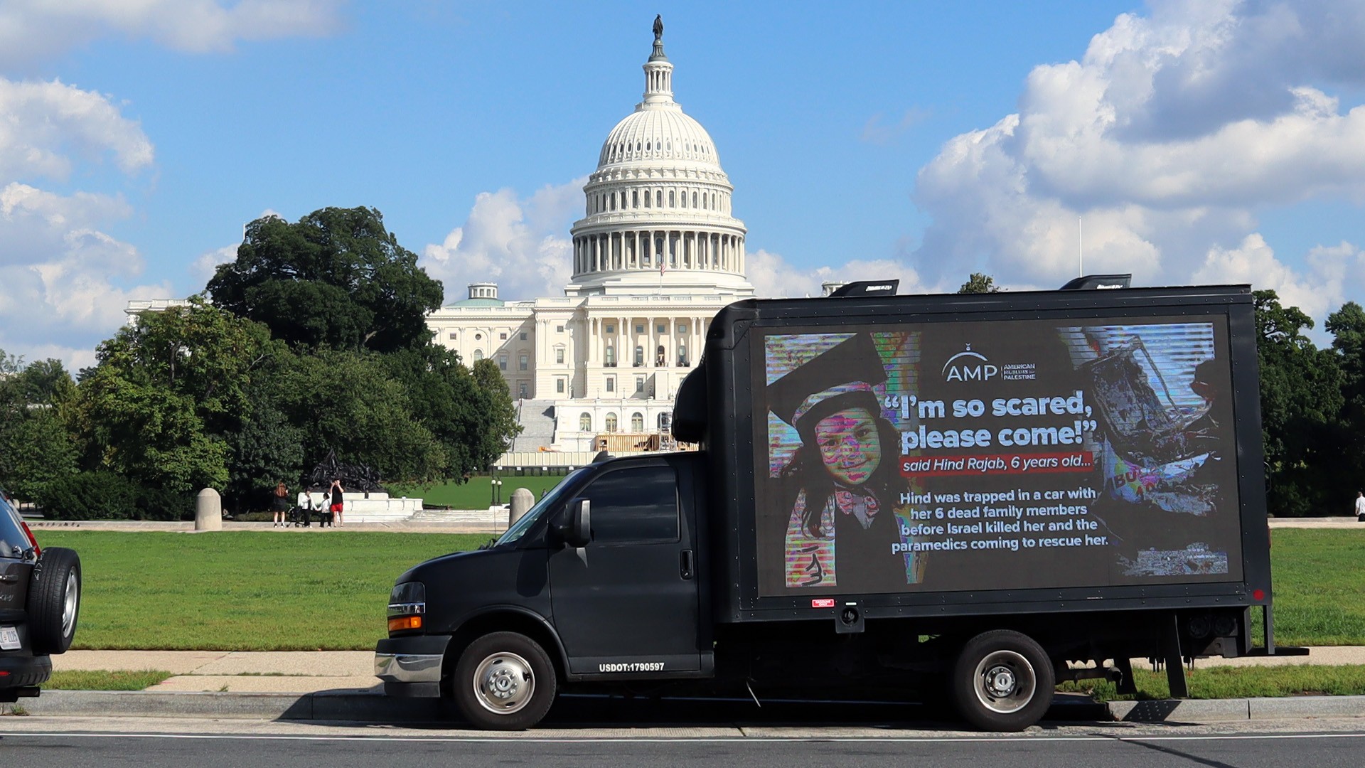 حملات إعلامية عبر شاحنات تجوب الشوارع الأميركية لفضح مجازر الاحتلال بحق شعبنا