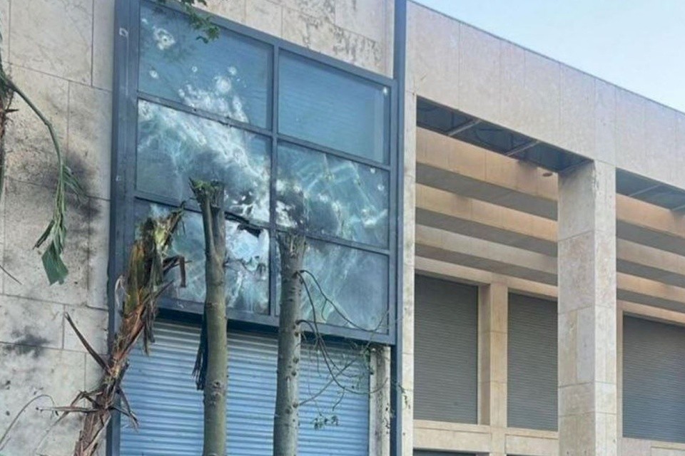 بعد استهداف غرفة نومه.. نتنياهو يطلب 2 مليون شيكل!