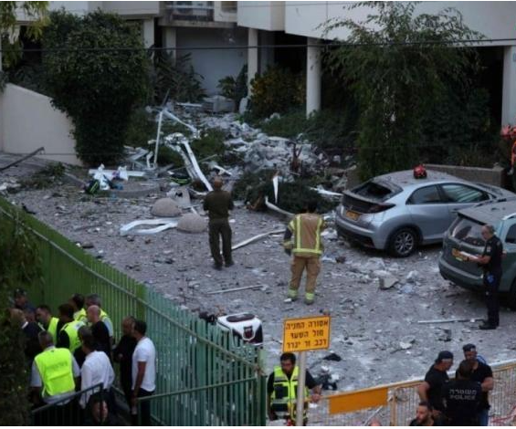 حزب الله يقصف حيفا بأكثر من 50 صاروخا .. إصابات جراء سقوط صواريخ في منطقة الكريوت