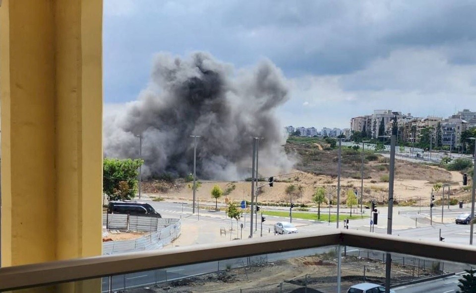 بالفيديو : كتائب القسام تقصف تل أبيب في ذكرى طوفان الأقصى