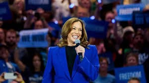 ناشط يطالب بوقف الحرب خلال خطاب انتخابي لـ"هاريس" في ميشيغان