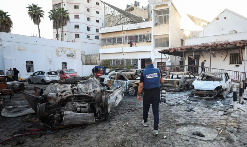 مدير مستشفى المعمداني: المستشفى يشهد تزايدًا كبيرًا في المصابين جراء تصعيد الاحتلال