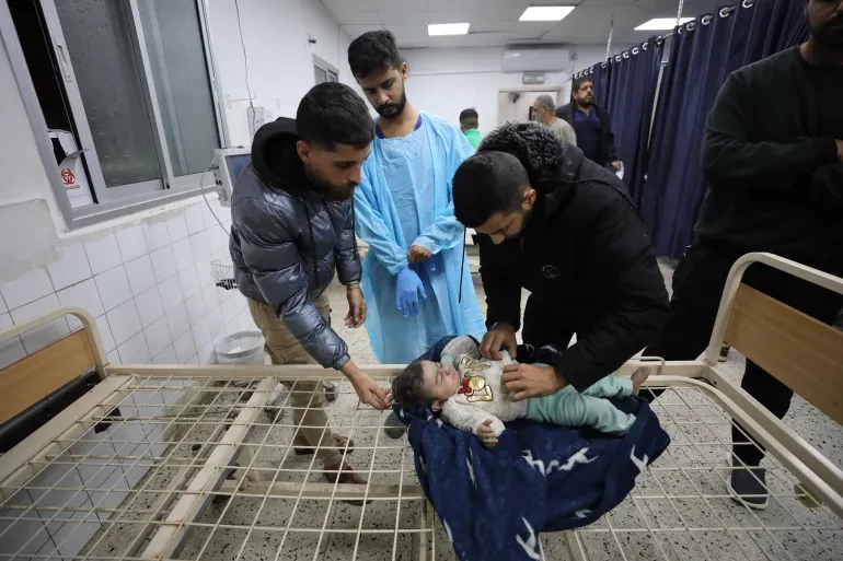 10 شهداء في قصف الاحتلال منزلين بمدينتي غزة وخان يونس