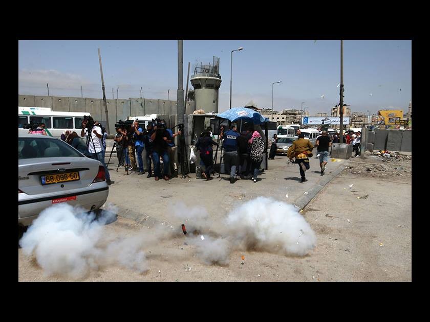 الاحتلال يعتقل فتاتين على حاجز بيت عور الفوقا غرب رام الله