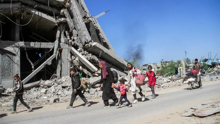 في اليوم الـ410 من العدوان: شهداء وجرحى ونسف للمنازل في مناطق متفرقة من قطاع غزة