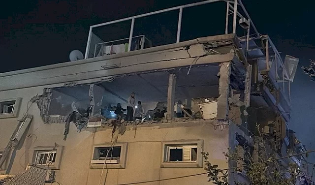 إصابة 19 فلسطينيًا من الداخل إثر سقوط صواريخ على الطيرة