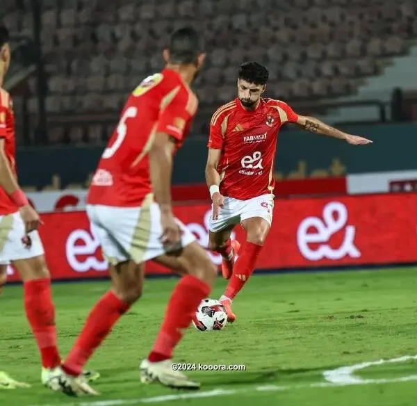 بالصور: الأهلي المصري يستهل الدوري بتمزيق شباك سيراميكا