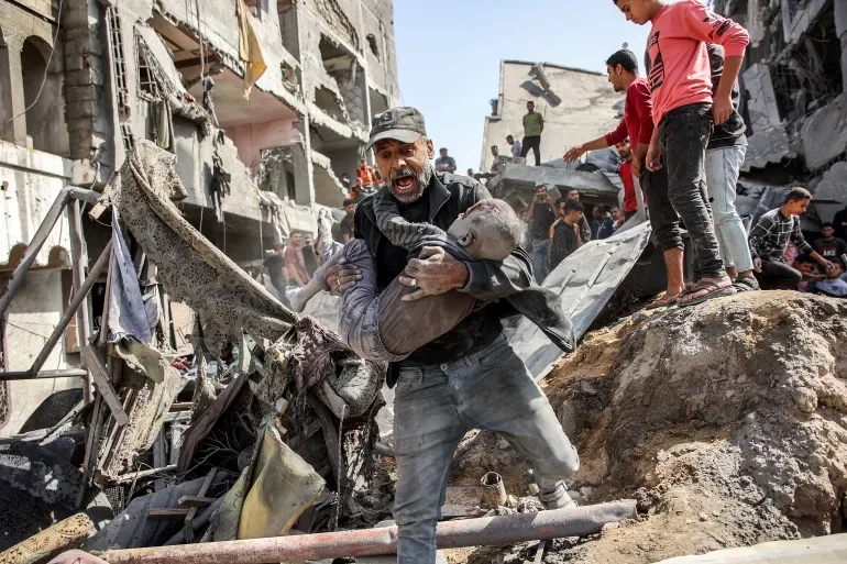 آلاف المواطنين شمالي القطاع يتهددهم الموت والجوع منذ 45 يومًا