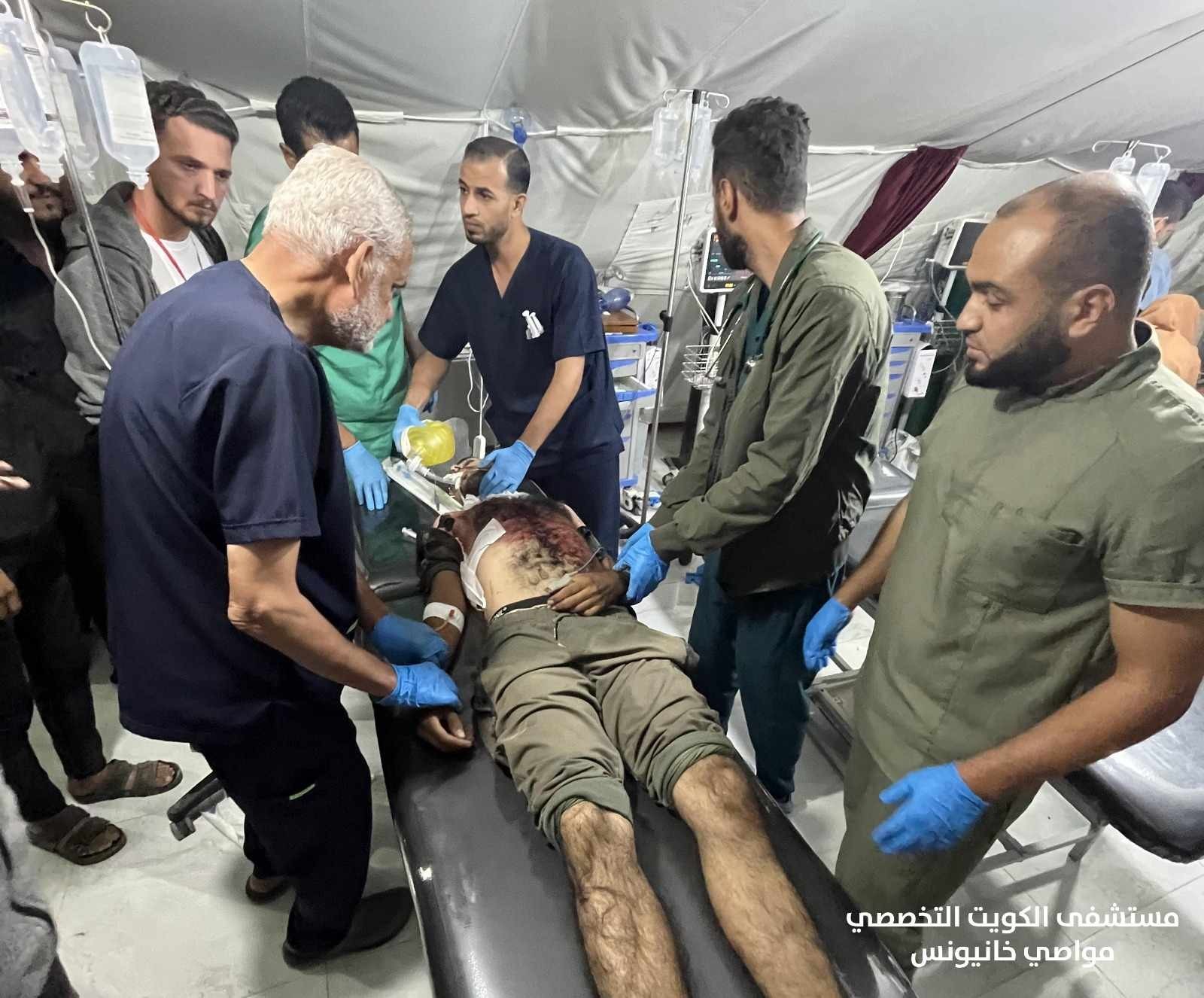 10 شهداء بقصف إسرائيلي على منطقة المواصي بخانيونس