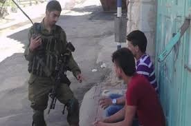 الاحتلال يعتقل شابين من نابلس